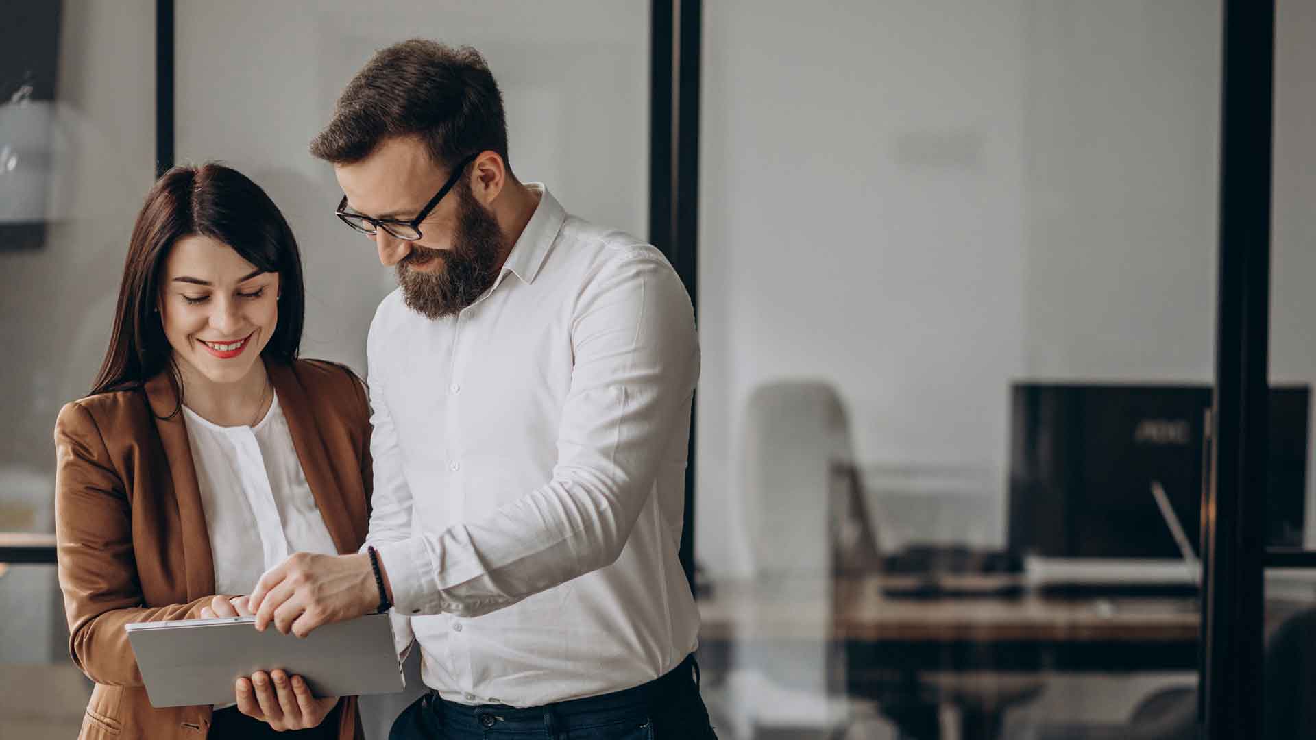 Équipe J. Jordens accompagnant les formalités administratives d'une entreprise en Belgique