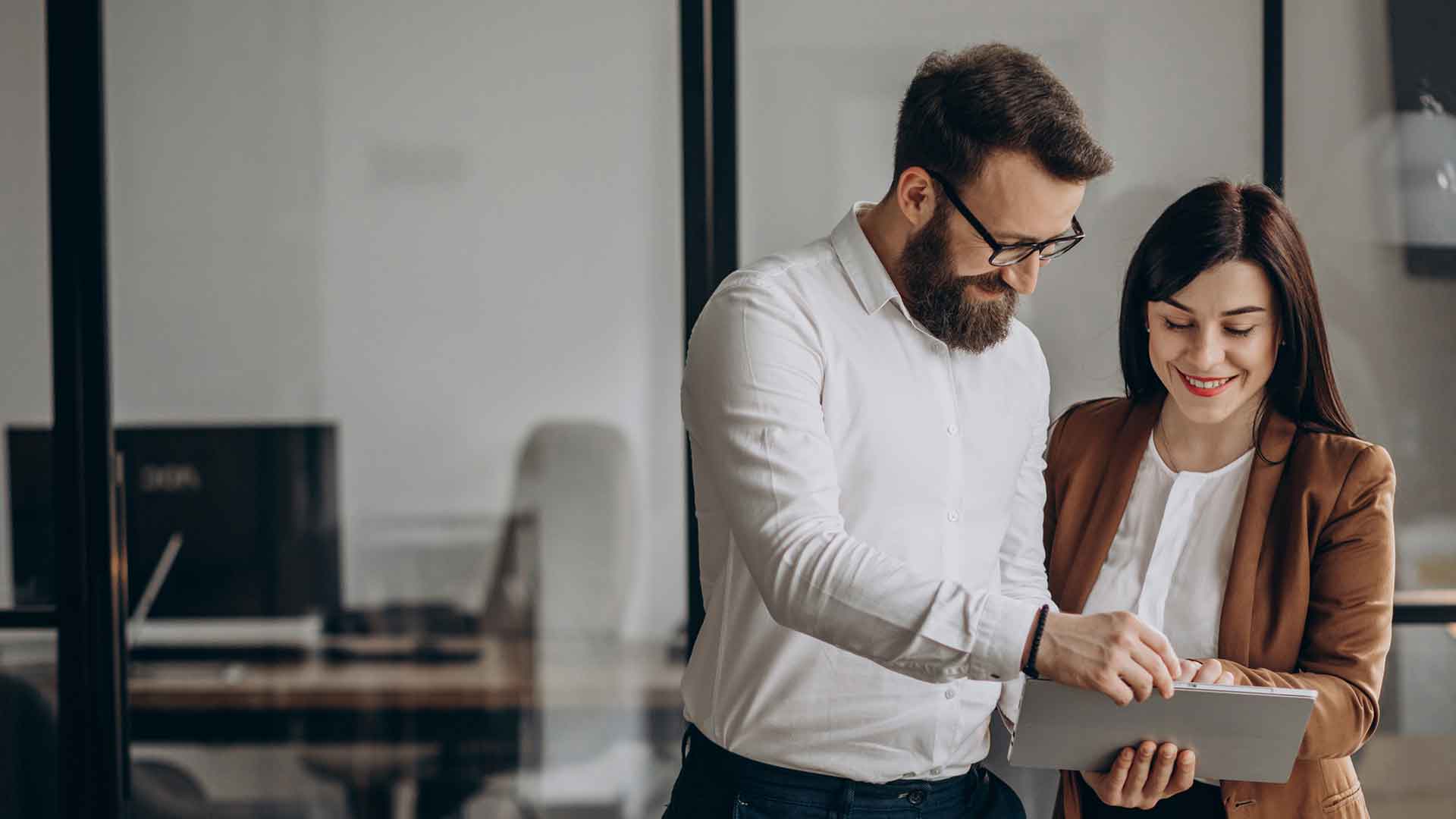 Conseillers J. Jordens accompagnant un client pour la création de son entreprise à Bruxelles